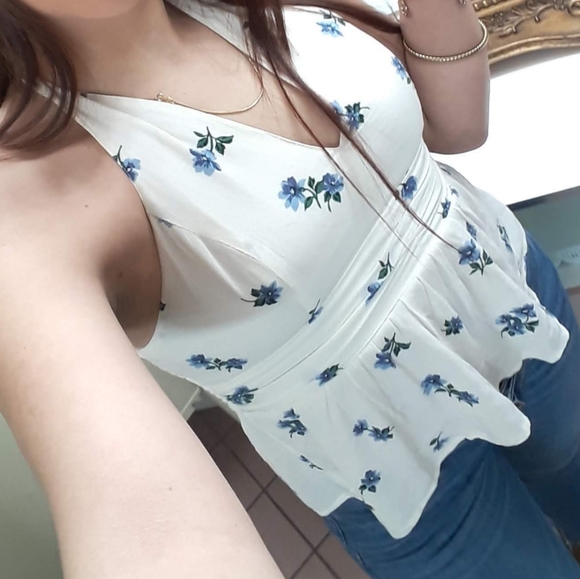 White shirt - Picture 2 of 3